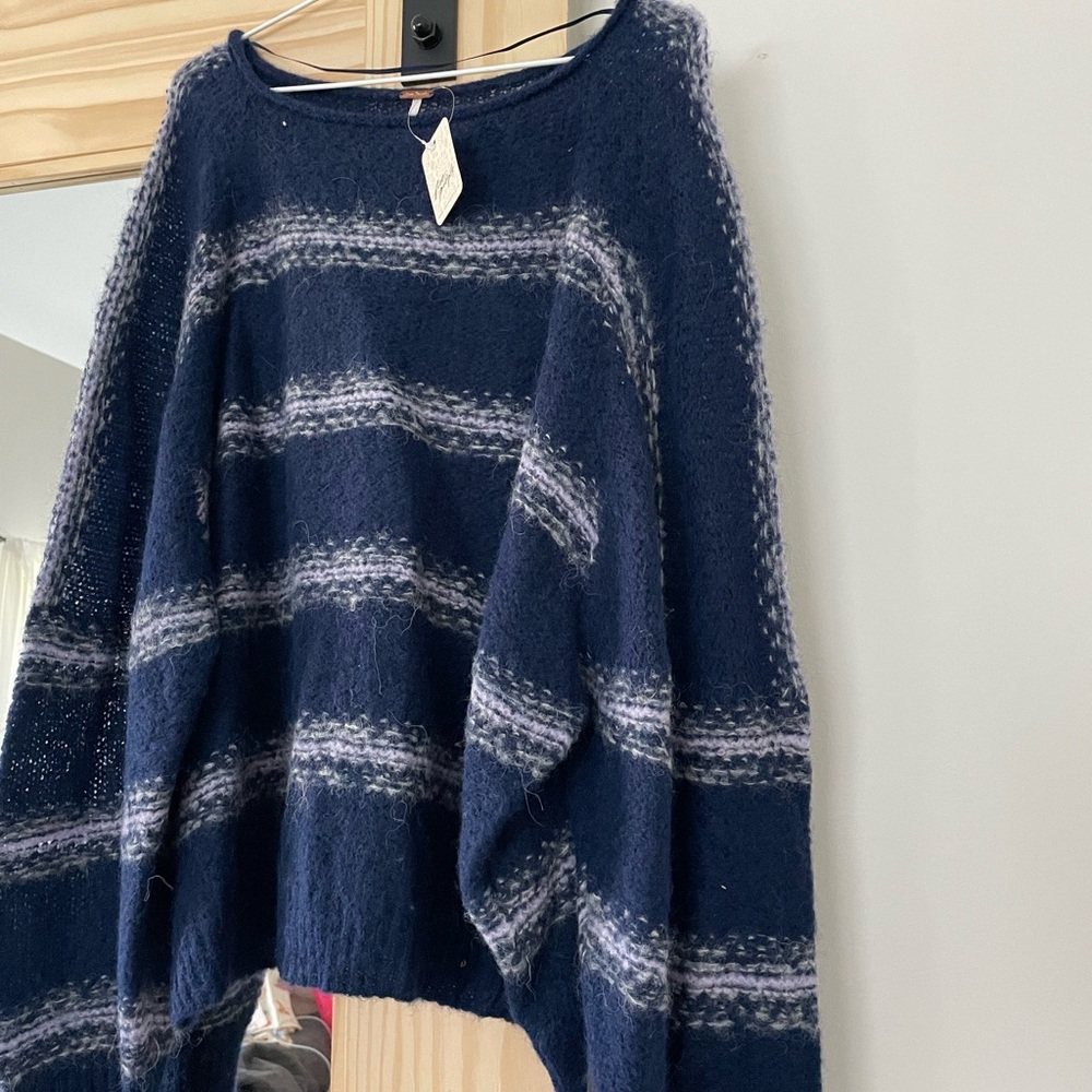 Free people light weight sweater